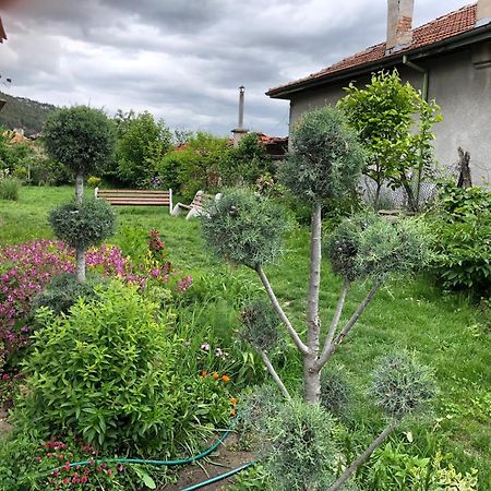 Лилянината Къща Villa Kalofer Dış mekan fotoğraf